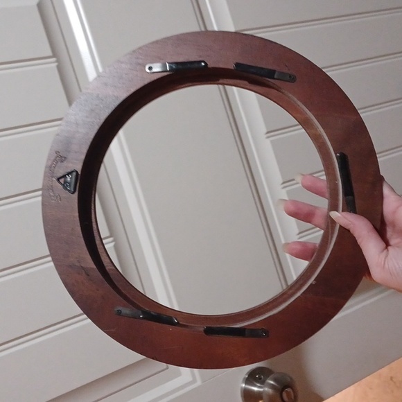 New Van Hygan & Smythe wooden circle plate frame hangers - Picture 3 of 6